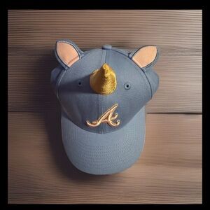 New Era Atlanta Braves Blue Cap with Gold Logo